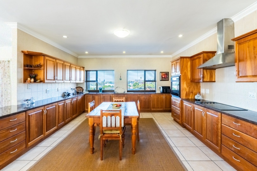 4 Bedroom Property for Sale in Stilbaai Wes Western Cape